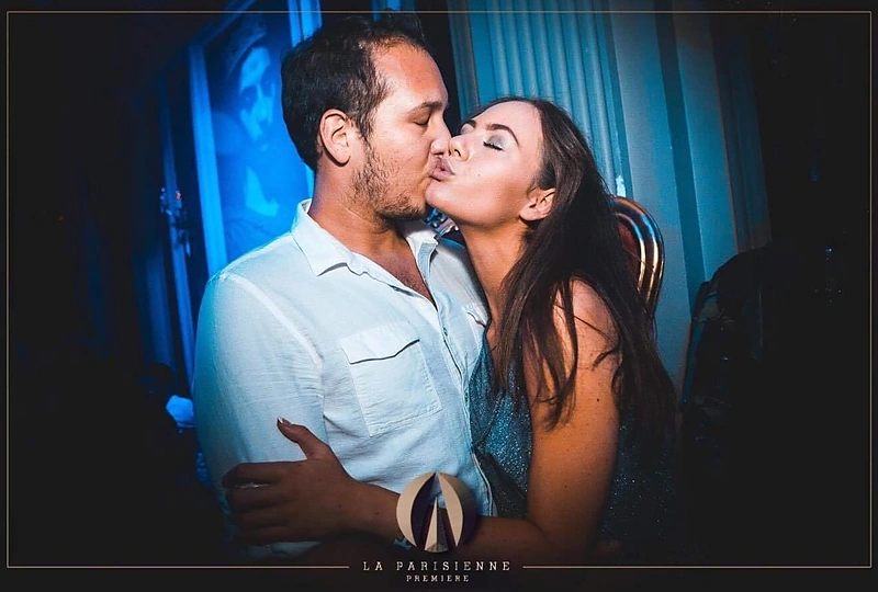 Aaronas Perezas su mergina Urte