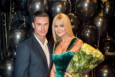 Neringos Šiaudikytės gimtadienio suknelė tapo vakaro apkalbų objektu