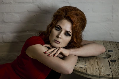 Įvaizdį pakeitusi Rasa Kaušiūtė pristato dramatiškų išgyvenimų įkvėptą dainą „Pasaulį savo palikom“