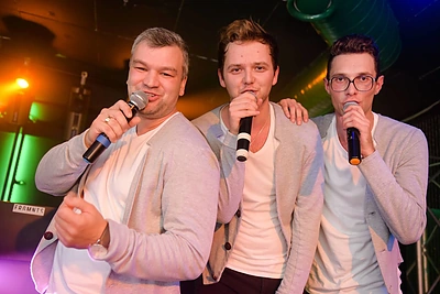 Grupė „Husarai“ pristato naują dainą, kuri turi padėti per piršlybas