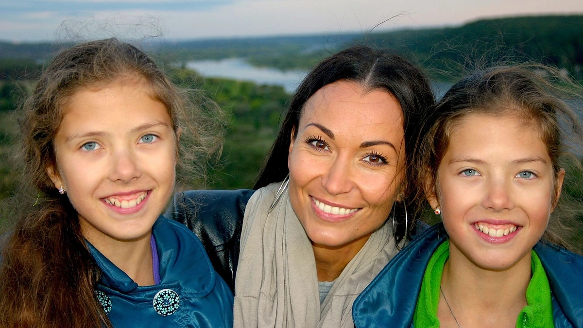 Karina Krysko (viduryje)