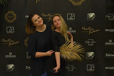 Valerija Iljinaitė (kairėje)