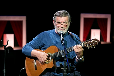 Į sceną grįžta Kostas Smoriginas su geriausių dainų programa