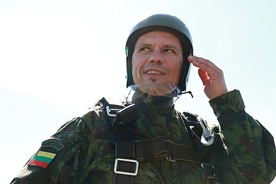 Deivis Norvilas pirmąkart šoko su parašiutu: „Niekada nesu taip bijojęs“