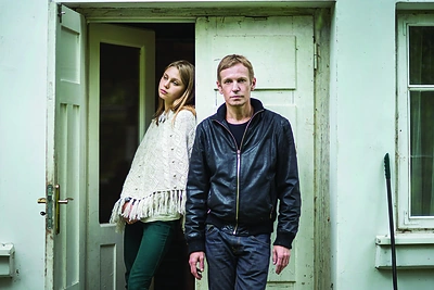 Paryžietiški aplodismentai: lėtas pokalbis su Šarūnu Bartu ir Ina Marija Bartaite