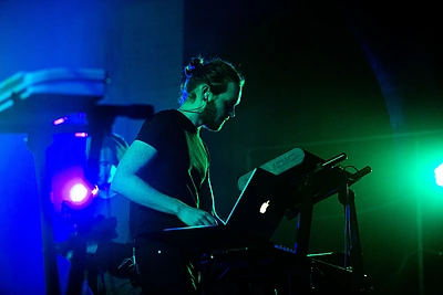 „Deeper Upper" debiutinio albumo „Mirrors" pristatymas