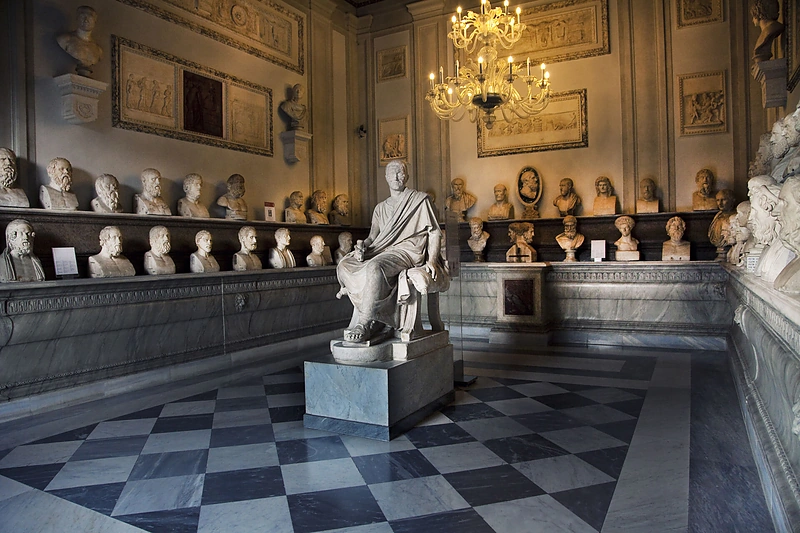 Senovės išminčių biustai