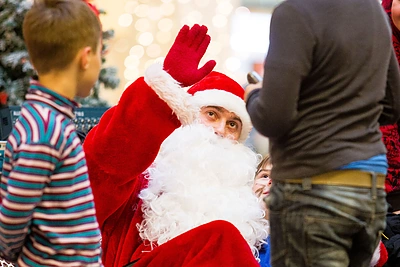 Kalėdų senelio rinkimų akimirka