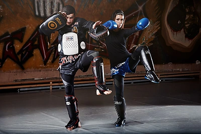 Elvyra Monginienė emocijas dėl papuošalų kopijuotojų išlieja Muay Thai treniruotėse