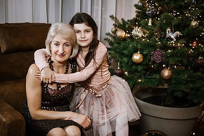 Romualda Janulevičienė su anūke Riana