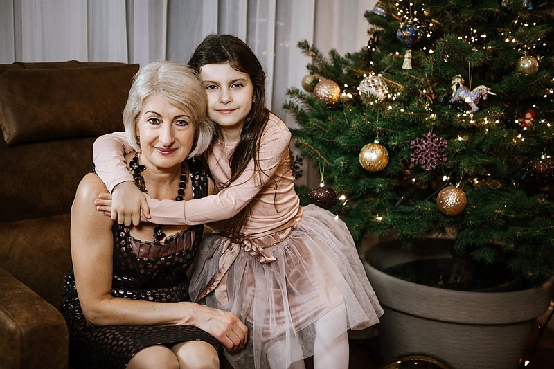 Romualda Janulevičienė su anūke Riana