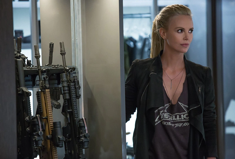 Charlize Theron filme „Greiti ir įsiutę 8“