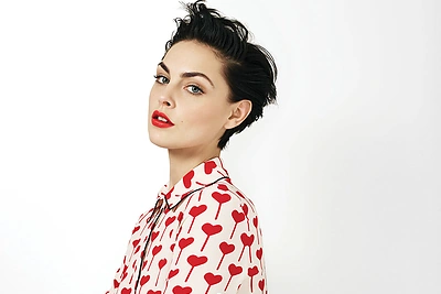 Žiemos makiažo tendencijos: veido kontūravimą keičia švytintis „strobingas“