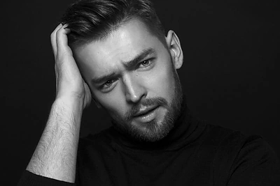 Įvertinkite: Jurijus Veklenko pristato dainą, įkvėptą praeities klaidų