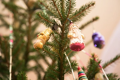 Editos Mildažytės žaisliukais puošta eglė