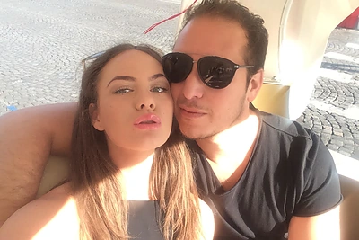 Aaronas Perezas su savo mergina Urte