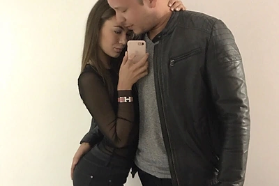 Aaronas Perezas su savo mergina Urte