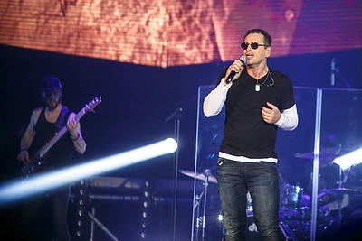 Marijono gerbėjams Naujieji atėjo anksčiau, publika sulaukė įspėjimo: „Susirinkome ne sėdėti“