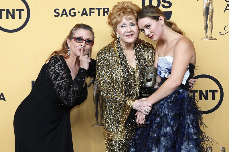 Carrie Fisher su motina Debbie Reynolds ir dukra Billie Lourd (2015 m.)