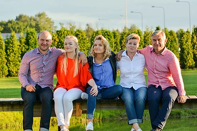 Irena ir Viktoras Pranckiečiai su vaikais