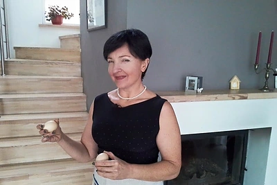 Austėja Landsbergienė „Dviračio šou“ prašo, kad jos nebeparodijuotų skandalą sukėlusi Asta Baukutė