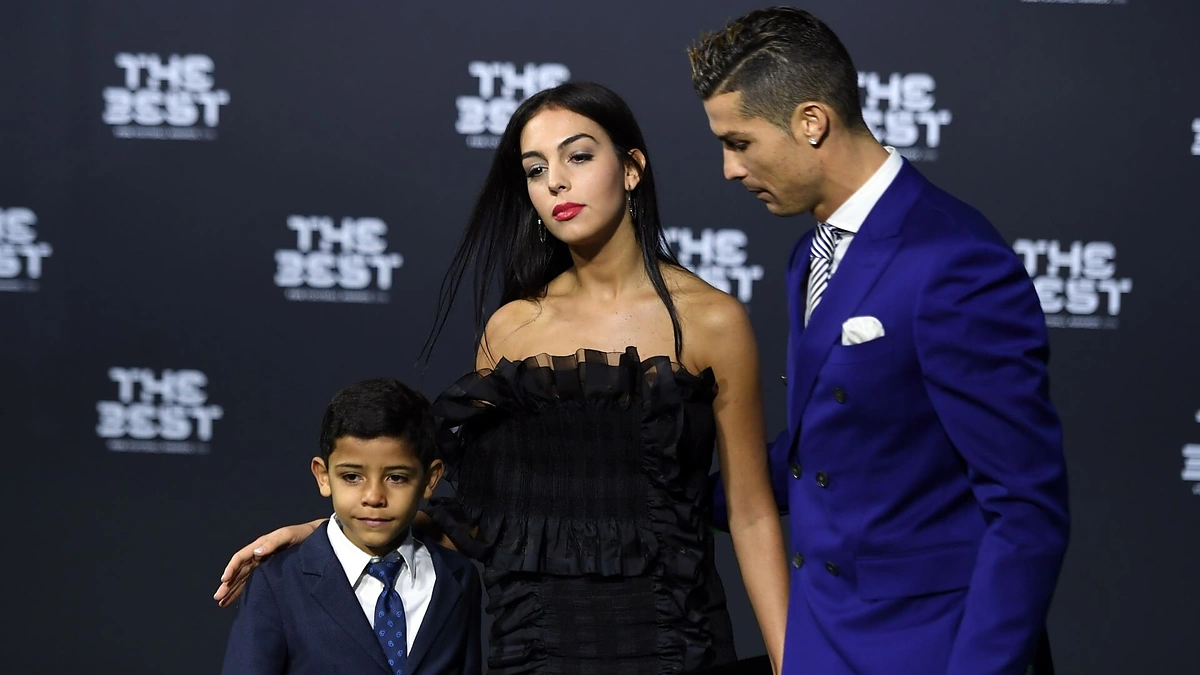 Cristiano Ronaldo su sūnumi ir drauge Georgina Rodriguez