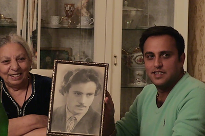 Dainininkas Radžis: „Kur mano mama? Kurorte. Sėdi kalėjime“