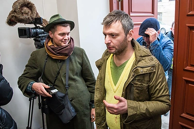 Į policijos komisariatą, kur apklaustas Emilis Vėlyvis, pristatytas ir neblaivus Darius Tolušis