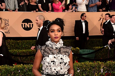 Janelle Monáe vilki "Chanel" suknelę