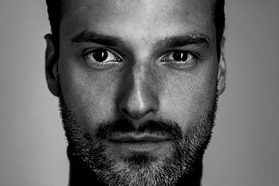 Latvių žurnalo „SIN“ redaktorius Davisas Sakne: šiuolaikiniai vyrai daugiau domisi savimi