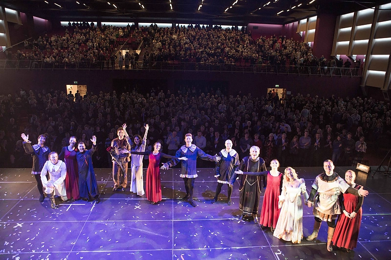 Karinos Krysko-Skambinės debiutas „Paryžiaus katedroje“ / „Domino“ teatro nuotr.