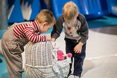 Lino Adomaičio labdaros ir paramos fondas suorganizavo tėvų globos netekusiems vaikams išvyką į pramogų centrą