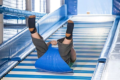 Lino Adomaičio labdaros ir paramos fondas suorganizavo tėvų globos netekusiems vaikams išvyką į pramogų centrą