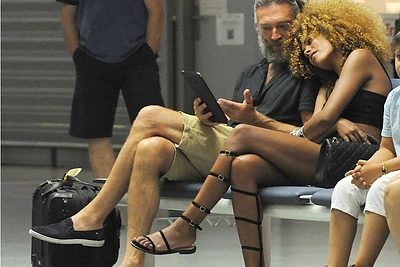 Tina Kunakey neišgyvena dėl to, kad Vincentas Casselis smarkiai vyresnis