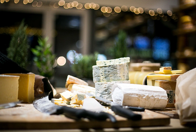 Garsenybės rinkosi degustuoti gurmaniškų sūrių