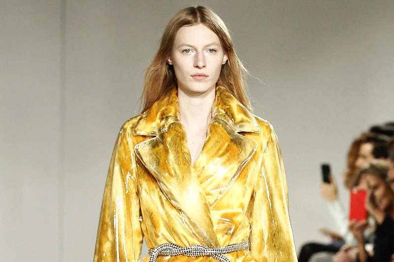 „Calvin Klein“ makiažo įvaizdis: kaip gerai išsimiegojusi