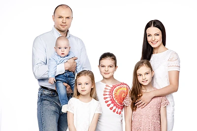 Per anksti gimęs Kristupo Krivicko sūnus jau paaugo ir sudalyvavo šeimos fotosesijoje