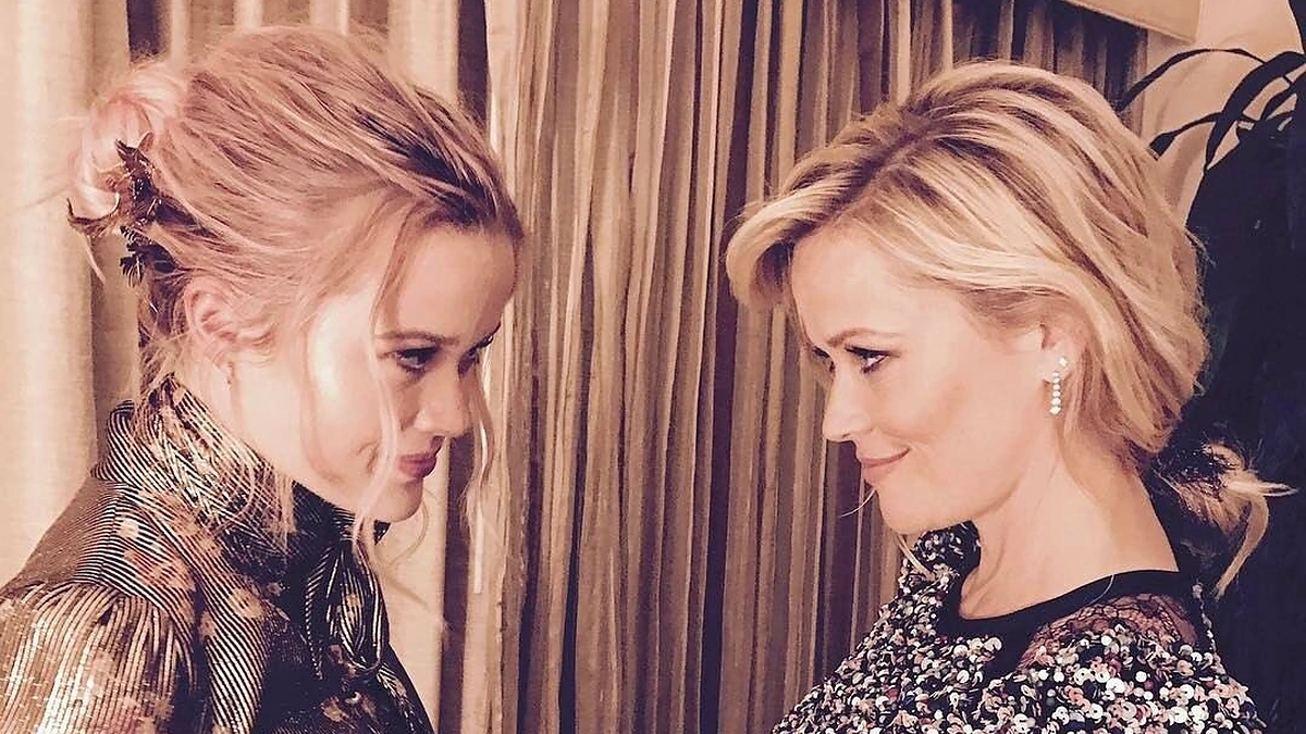 Reese Witherspoon su dukterimi Ava