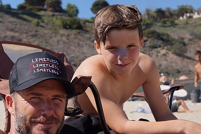 Davidas ir Victoria Beckhamai pasveikino savo sūnų Cruzą su gimtadieniu