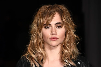 Suki Waterhouse, „Burberry“ makiažas