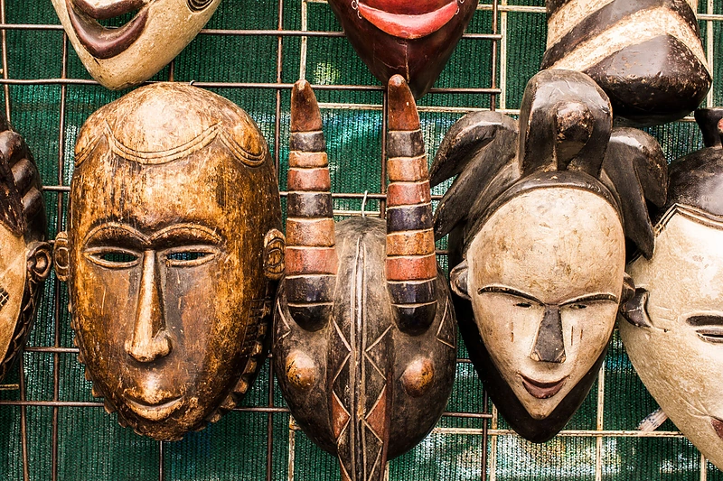 Afrikos genčių kaukės