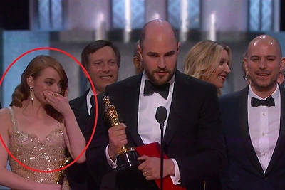 Emma Stone pasakė, kaip jautėsi išgirdusi, kad teks atiduoti „Oskarą“: „Tai viena baisiausių akimirkų mano gyvenime“