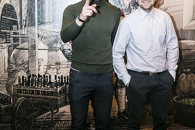 Žinomi žmonės degustavo neįprasto skonio alų