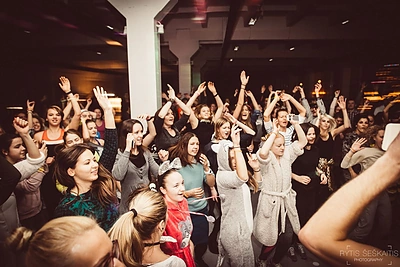 Saulei tekant rengiamos diskotekos "Rytėlis" akimirkos