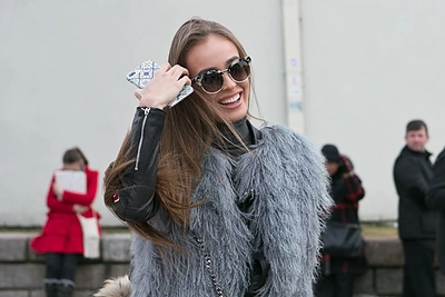 Viktorija Siegel nevengia toliau demonstruoti savo besikeičiančių formų: pasirodė su vakarine suknele