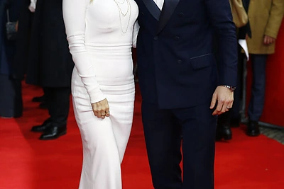 Aaronui Taylorui-Johnsonui netrukdo, kad žmona Sam vyresnė 24 metais