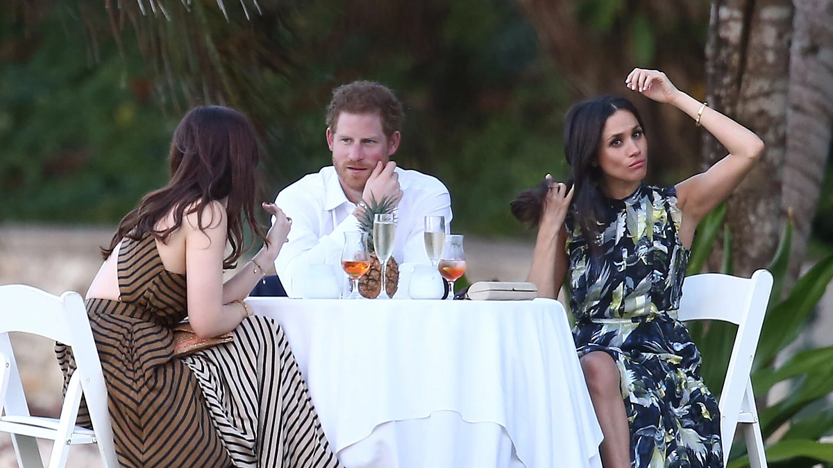 Princas Harry su mylimąja Meghan Markle dalyvavo draugų vestuvėse