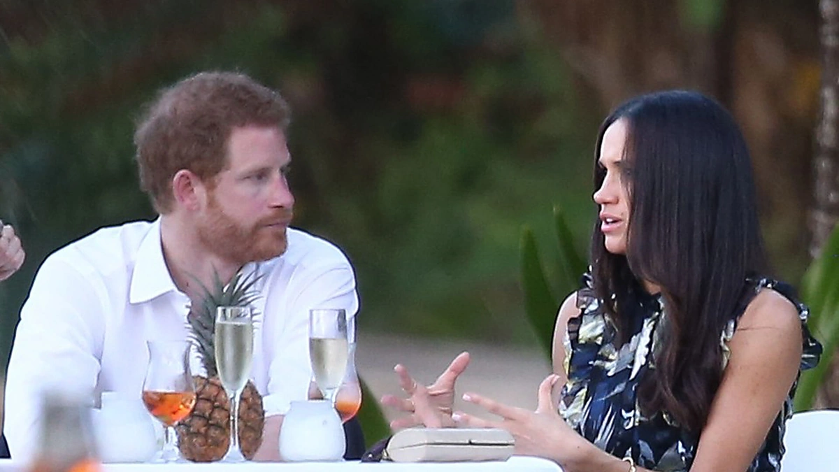 Princas Harry su mylimąja Meghan Markle dalyvavo draugų vestuvėse