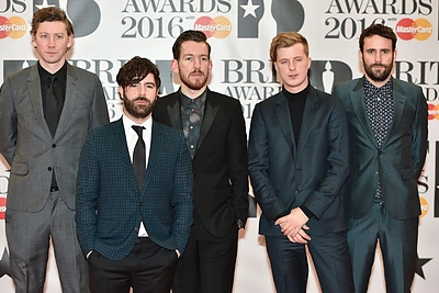 Vilniaus Kalnų parką vasarą drebins britų grupė „Foals“