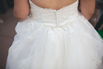 Stereotipus laužanti fotosesija: laimingai nuotakai nebūtina S dydžio suknelė